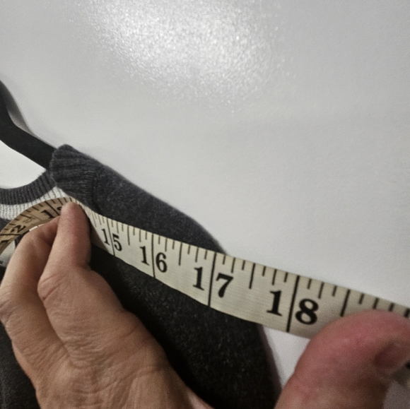 Penguin by Munsing Wear Mens grey V-Neck Sweater size large. - Picture 6 of 10